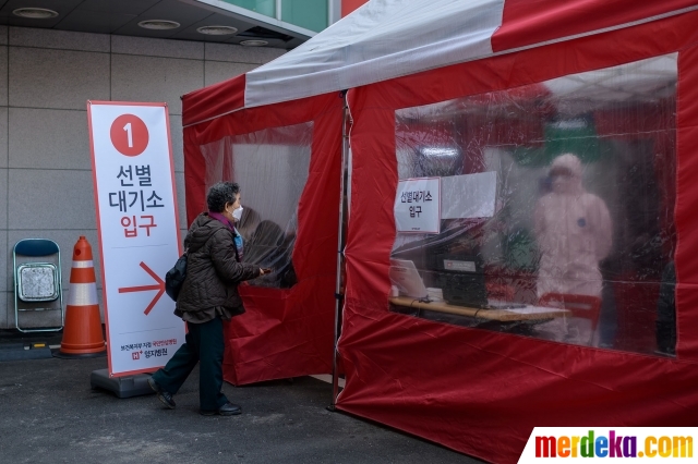 Foto : Mengintip Bilik Tes Virus Corona di Korea Selatan