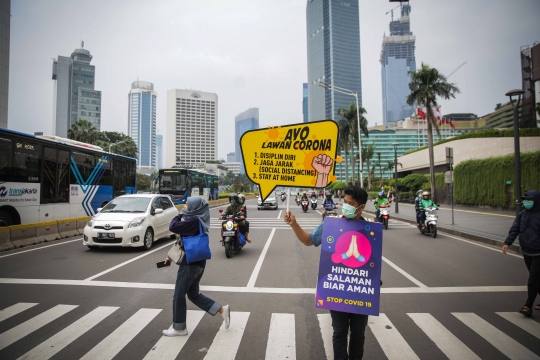 Aksi Relawan Kampanye Lawan Covid-19