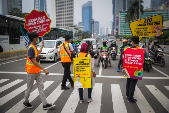 Aksi Relawan Kampanye Lawan Covid-19