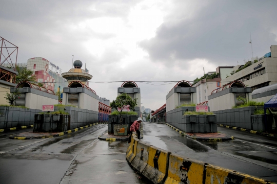 Suasana Sepi Terminal Bus Blok M Akibat Covid-19