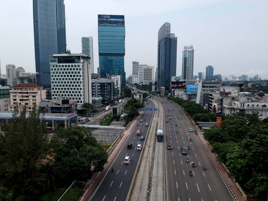 Pemandangan Jalanan Ibu Kota yang Lengang Akibat Corona