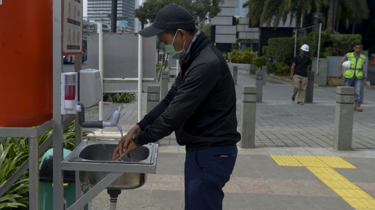 Cegah Corona, Pemprov DKI Sediakan Air Bersih dan Sabun di Tempat Umum