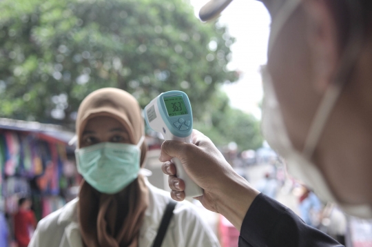 Cegah Corona, Pasar Jatinegara Dipasang Ruang Disinfektan