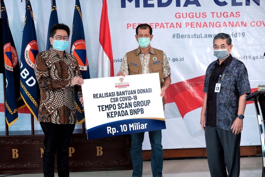 Penyerahan Bantuan Rp 10 Miliar Tempo Scan Group ke BNPB Lawan Covid-19