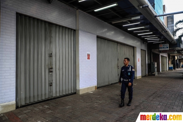Foto : Sejumlah Toko di Pasar Baru Tutup Akibat Corona