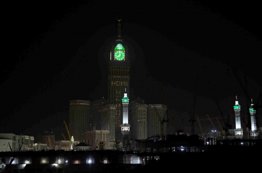 Sepi, Begini Suasana Kota Suci Makkah Saat Pemberlakuan Jam Malam