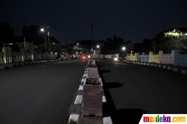 Foto : Sunyi Kanal Banjir Timur Tanpa Pasar Malam akibat