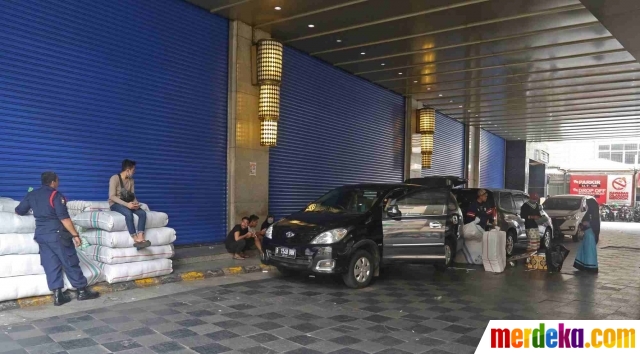 Foto : Dampak Covid-19, Pasar Tanah Abang Tutup Hingga 19