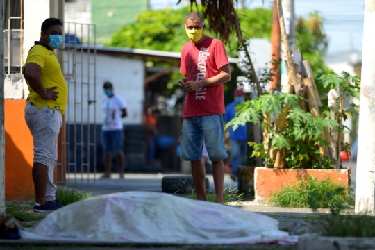 Ngeri, Mayat-mayat Korban Covid-19 di Ekuador Bergeletakan di Jalan