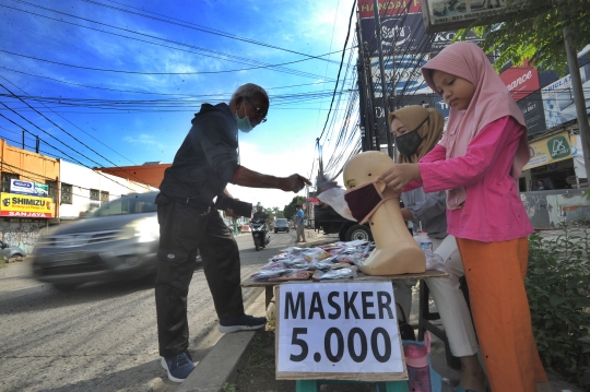 Penjualan Masker Kain Meningkat di Tengah Pandemi Corona