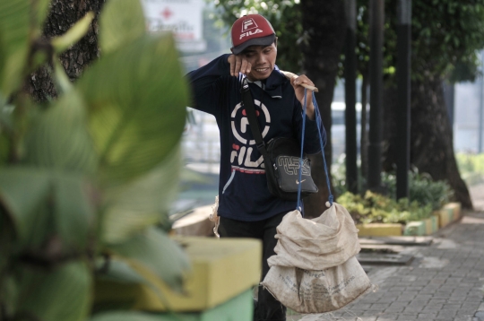 Warga Jakarta Beraktivitas Tanpa Masker di Tengah Corona