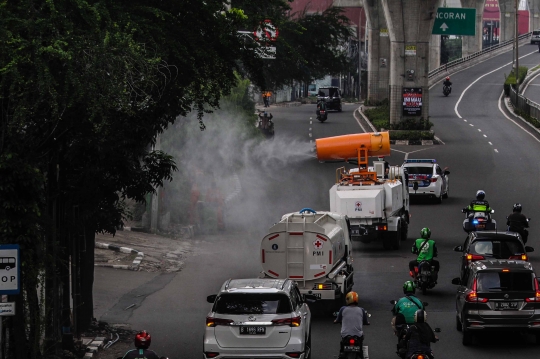 PMI Kerahkan Armada Gunner Spray Cegah Covid-19