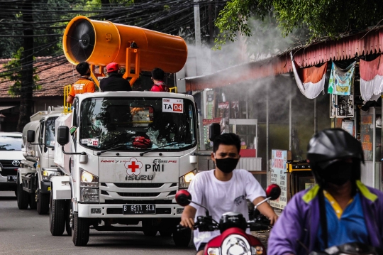 PMI Kerahkan Armada Gunner Spray Cegah Covid-19