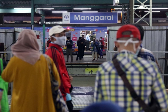 Pekan Pertama PSBB, Begini Suasana Stasiun Manggarai