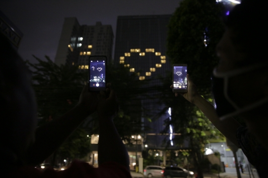 Hotel di Kawasan Arteri Pondok Indah Nyalakan Lampu Kamar Berbentuk Hati