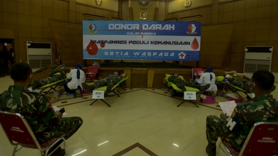 Paspampres Gelar Pembagian Sembako dan Donor Darah di Jakarta