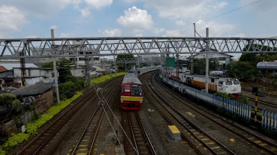 PSBB, KRL Commuter Line Jabodetabek Akan Berhenti Operasi