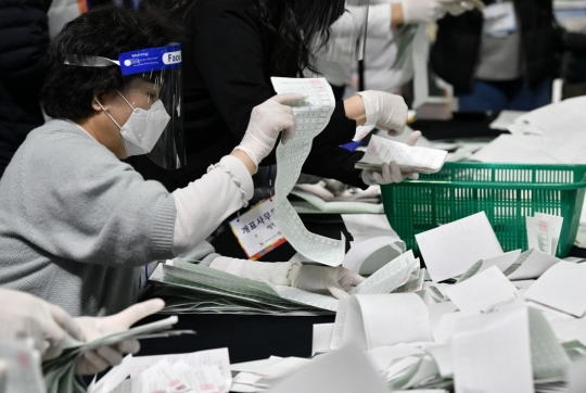 Suasana Pemilu Parlemen Korea Selatan di Tengah Pandemi