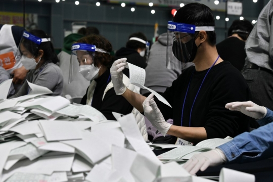 Suasana Pemilu Parlemen Korea Selatan di Tengah Pandemi