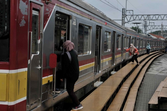 Penumpang KRL Terus Menurun Selama Penerapan PSBB