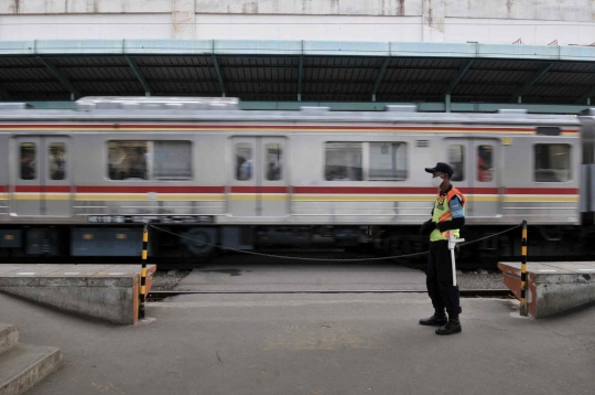 Penumpang KRL Terus Menurun Selama Penerapan PSBB