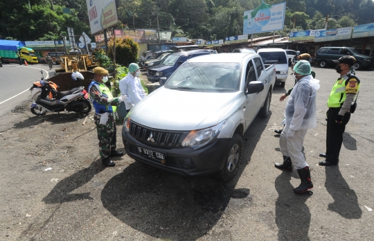 Penyekatan Arus Lalu Lintas Guna Cegah Corona di Cianjur