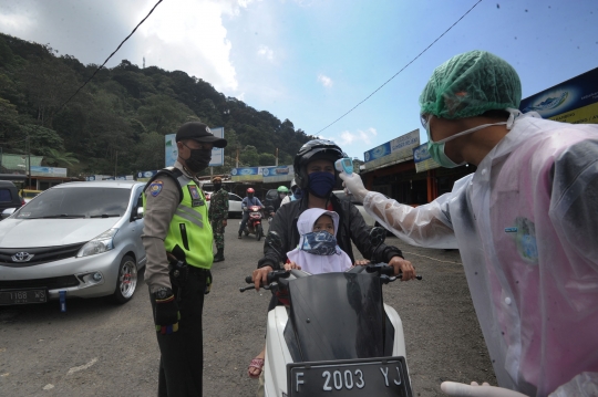 Penyekatan Arus Lalu Lintas Guna Cegah Corona di Cianjur