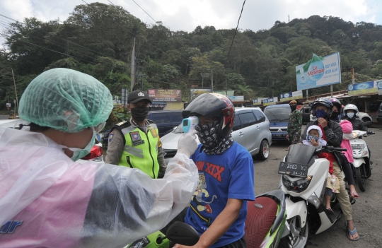 Penyekatan Arus Lalu Lintas Guna Cegah Corona di Cianjur