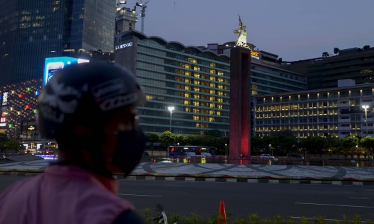 Apresiasi Tenaga Medis, Hotel Indonesia Kempinski Nyalakan Lampu Berbentuk Hati