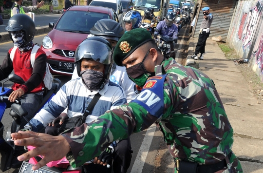 PSBB, Kendaraan Masuk Tangsel Diperiksa