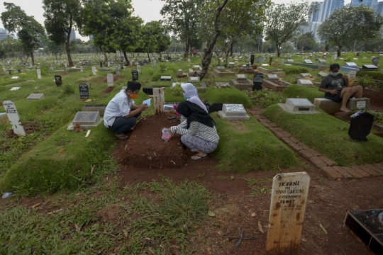 MUI Imbau Masyarakat Tak Ziarah Kubur Jelang Ramadan