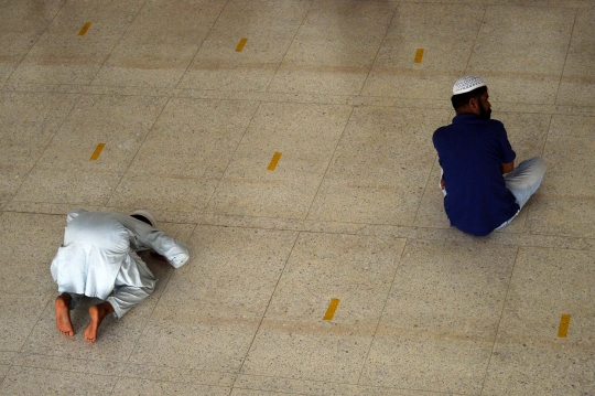 Jelang Ramadan, Muslim Pakistan Diizinkan Salat Berjemaah di Masjid