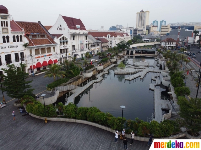 Foto Suasana Kali Besar Kota Tua Di Tengah Penerapan PSBB Merdeka Com