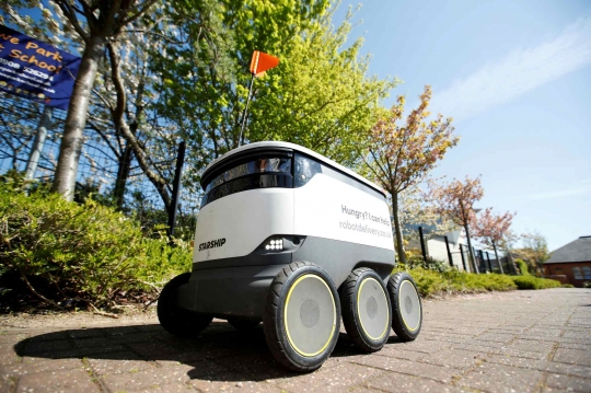 Bila Robot Gantikan Peran Manusia Sebagai Kurir di Tengah Pandemi