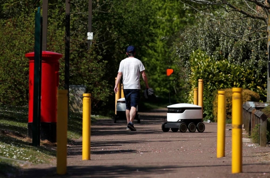 Bila Robot Gantikan Peran Manusia Sebagai Kurir di Tengah Pandemi