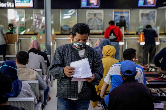 Pemerintah Larang Mudik, Warga Antre Pembatalan Tiket Kereta