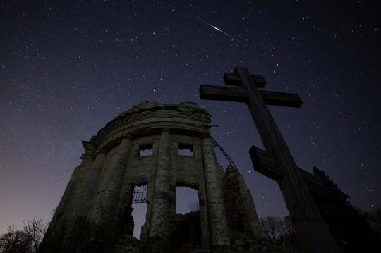 Keindahan Hujan Meteor Lyrid di Langit Rusia