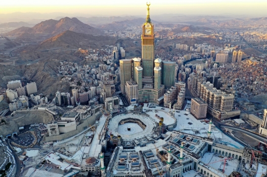 Masjidil Haram Sepi di Hari Pertama Ramadan