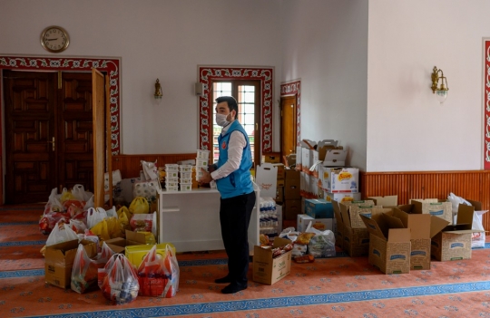 Masjid di Turki Sediakan Kebutuhan Pokok Gratis Bagi Warga