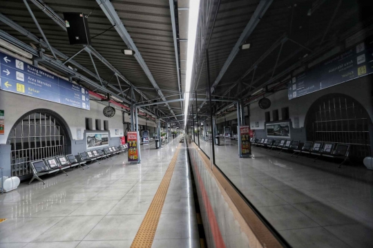 Suasana Stasiun Pasar Senen Usai Larangan Mudik