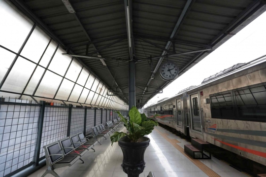 Suasana Stasiun Pasar Senen Usai Larangan Mudik