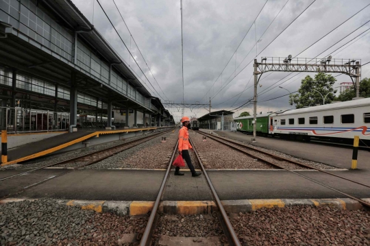 Suasana Stasiun Pasar Senen Usai Larangan Mudik