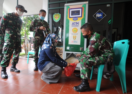 ATM Beras Gratis untuk Warga Terdampak Covid-19