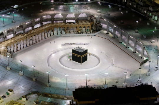 Beginilah Sepinya Salat Tarawih di Masjidil Haram