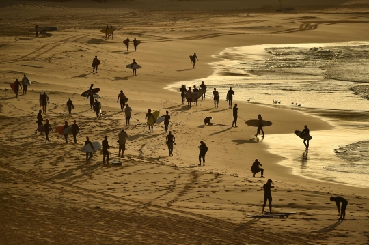 Antusiasme Warga Australia Serbu Pantai Bondi di Tengah Pandemi