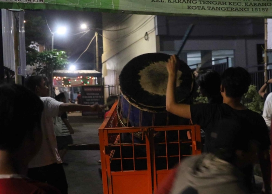 Pukul Bedug, Tradisi Warga Bangunkan Sahur Selama Ramadan