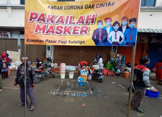 Melihat Pasar Tradisional di Salatiga yang Terapkan Social Distancing