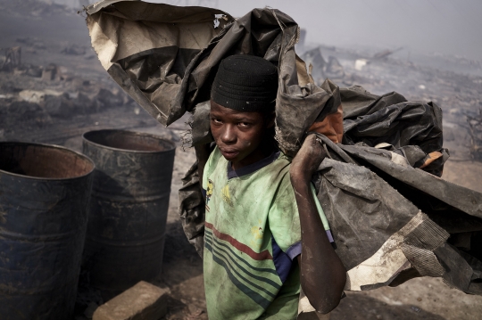 Meratapi Kamp Pengungsian di Mali Ludes Terbakar