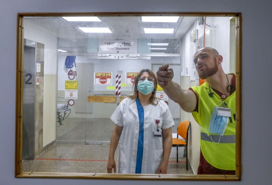 Sosok Dokter Arab Pimpin RS di Israel untuk Selamatkan Pasien Corona