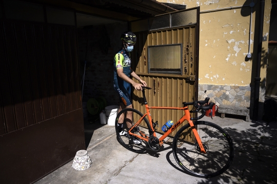 Kisah Atlet Balap Sepeda Italia Jadi Kurir di Tengah Pandemi